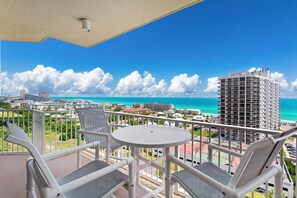 Ariel1201 Balcony