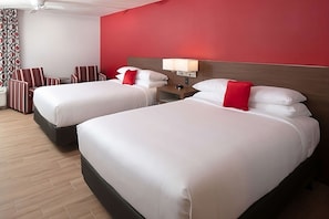 Comfortable Unit with 2 Queen beds