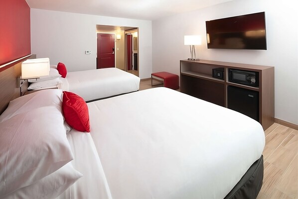 Comfortable Unit with 2 Queen beds