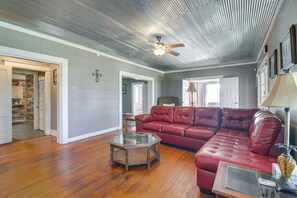 Living Room | Free WiFi | Central Heat & A/C