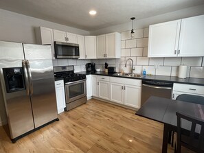 Full kitchen