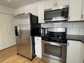 Full kitchen