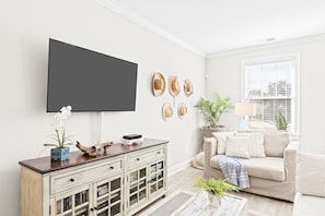 Enoy cable and streaming services