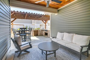 Patio | Outdoor Dining Area | Kitchen w/ Griddle