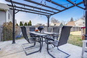 Patio | Outdoor Dining Area | Charcoal Grill