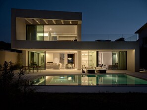 Stunning Zakynthos Luxury Villa | 2 Bedrooms | Villa Sissubo | Private Heated Infinity-edge Pool with Hydromassage | Tsilivi