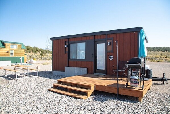 Pinyon20Pines20exterior