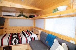 Pinyon20Pines20interior201