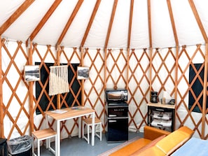 Yurt20Interior202