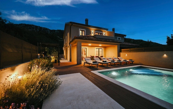pool