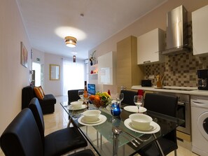 Living and Dining Area Overview (1)