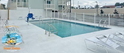 Perdido Dunes 30. 2 Bedroom 2 Bathroom. Sleeps 6. Orange Beach, AL Managed by Island Rentals