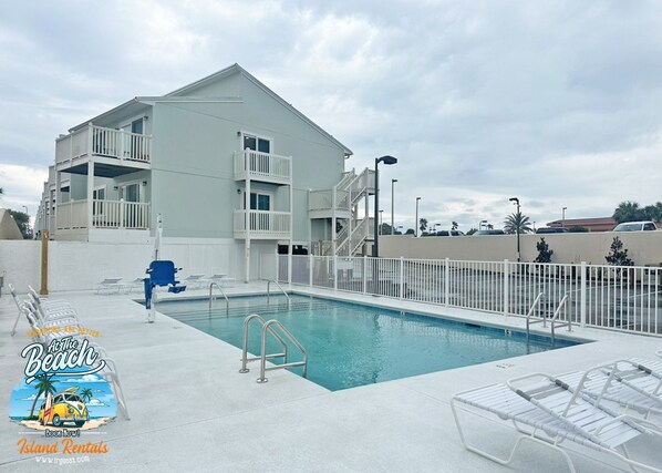 Perdido Dunes 30. 2 Bedroom 2 Bathroom. Sleeps 6. Orange Beach, AL Managed by Island Rentals