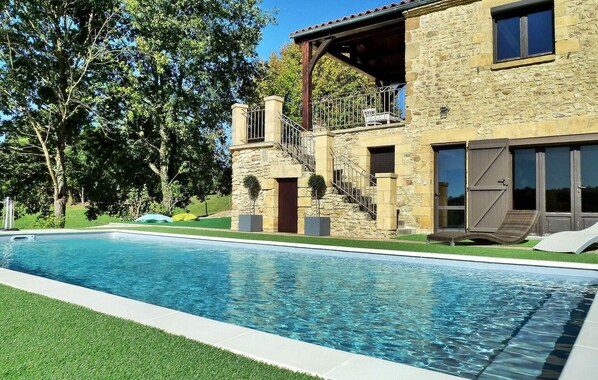 pool