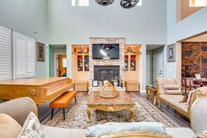 Living Room | Flat-Screen TV | 1st Floor