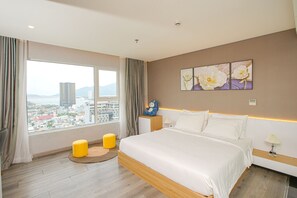 Bedroom 1 with the sea and Han river view