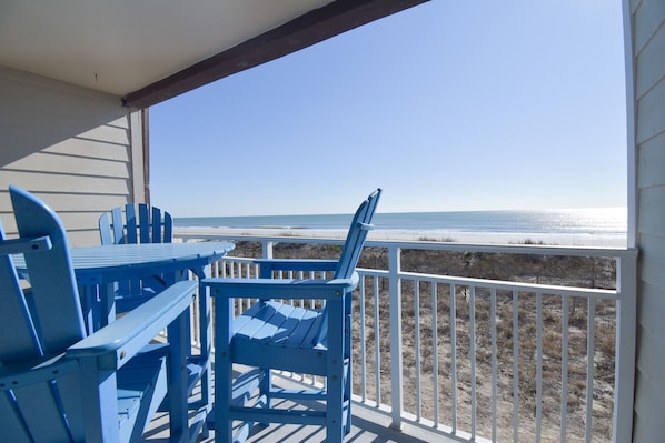 Outdoor dining with a stunning ocean view!