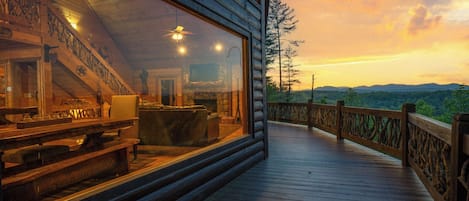 Majestic View offers Stunning Panoramic Views