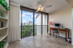 1-403 Lanai open to Living Room