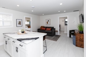 THEINNunit8_015