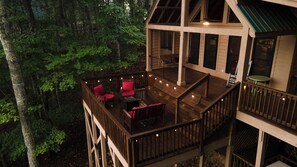 "Clean, well appointed cabin. Beautiful view." -Andee