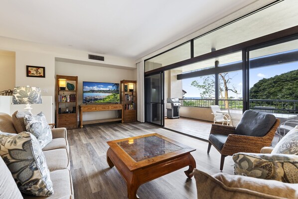 Beautiful sunken in living room