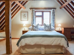 Double bedroom | Meadowbrook Farm - The Old Stable - Meadowbrook Farm Cottages, Moreton, near Thame