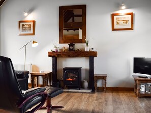Living area | Meadowbrook Farm - Byre Cottage - Meadowbrook Farm Cottages, Moreton, near Thame