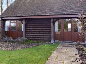 Exterior | Meadowbrook Farm - Byre Cottage - Meadowbrook Farm Cottages, Moreton, near Thame