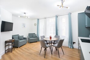 Living Room / Lounge