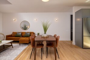 Dining Area- seats four guests