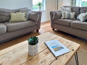 Living room | Burrows Ridge, Appledore