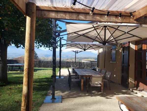 Outdoor dining