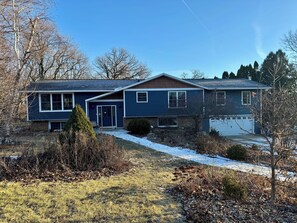 The house is newly sided! 