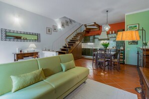 Autumn, Living Room, Spring, Summer