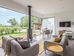 Open plan living space | The Haywain, East Bergholt