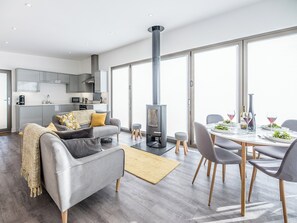 Open plan living space | The Haywain, East Bergholt