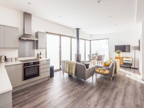 Open plan living space | The Haywain, East Bergholt