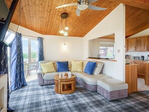 Open plan living space | Cabin Retreat, Wemyss Bay, near Glasgow