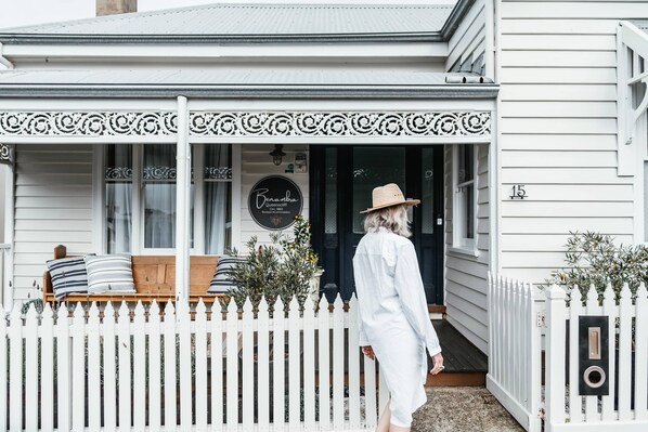 Benambra Boutique Accommodation Queenscliff - Front Facade 