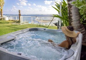 Bain à remous extérieur