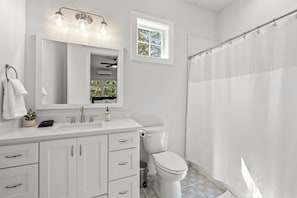 Master bathroom 