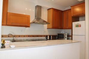 American style open plan kitchen