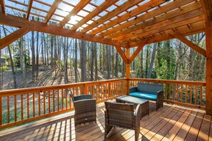 Deck off of kitchen