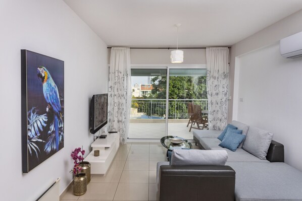 Living Room, Large Smart TV with Streaming Facilities