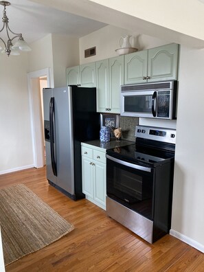 Full kitchen