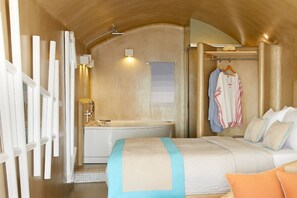 Magnificent Santorini Villa | Superior Villa| Breathtaking Caldera Sea & Sunset Views and Hot Tub | Oia