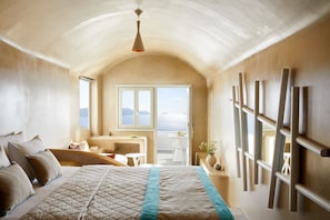 Magnificent Santorini Villa | Superior Villa| Breathtaking Caldera Sea & Sunset Views and Hot Tub | Oia