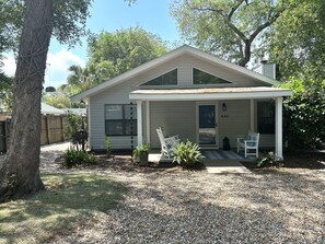 Front of home and drive with plenty of parking
