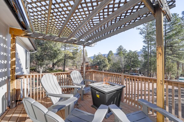 Pine Vacation Rental | 3BR | 2BA | Steps Required | 1,534 Sq Ft